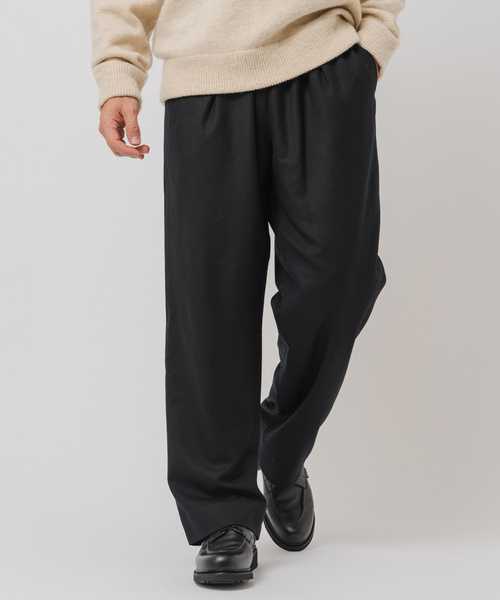 EDIFICE(エディフィス)の「サキソニー 1タック イージーパンツ(スラックス・メンズ・ブラック/チャコールグレー/ブラウン/ネイビー・SMALL/MEDIUM/LARGE)」の1枚目の写真