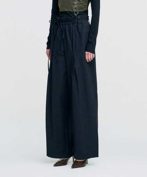 KIMZISU(キムジス)の「Ribbon Tied Wide Pants _ BLACK(その他パンツ・レディース・その他・ONE SIZE)」の2枚目の写真