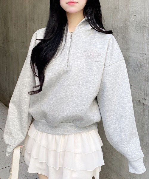 INGNI(イング)の「ダンボールハーフジップ胸刺繍ロゴパーカー(パーカー・レディース・グレー×ホワイト/アイボリー系3/ブラック×グレー・M)」の3枚目の写真