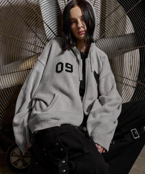 ERAR（エラー）の「【ERAR】ハートロゴショート丈ダブルジップデザインニットパーカー（パーカー・メンズ・ブラック/グレー・S/M/L/XL）」の4枚目の写真