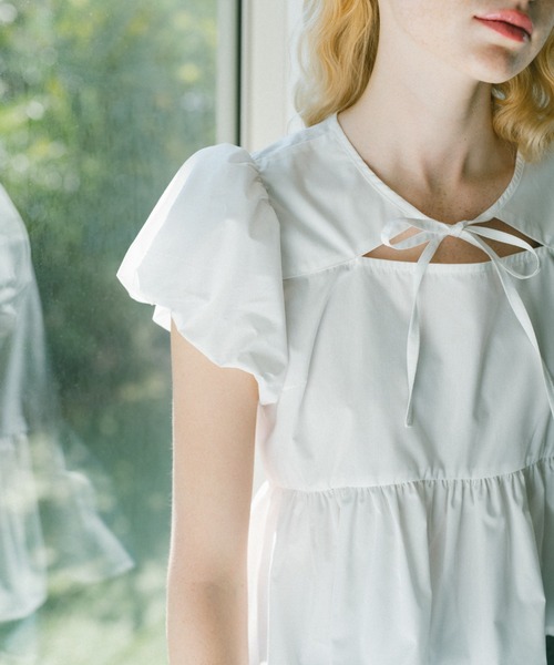 idem(イデム)の「puff sleeve muse blouse / パフスリデザインブラウス(シャツ/ブラウス・レディース・ブラック/ホワイト・FREE)」の4枚目の写真