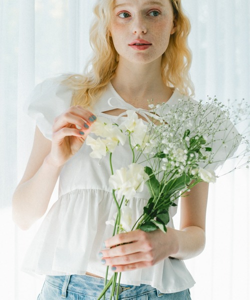 idem(イデム)の「puff sleeve muse blouse / パフスリデザインブラウス(シャツ/ブラウス・レディース・ブラック/ホワイト・FREE)」の5枚目の写真