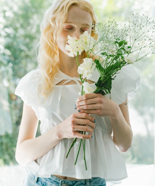 idem(イデム)の「puff sleeve muse blouse / パフスリデザインブラウス(シャツ/ブラウス・レディース・ブラック/ホワイト・FREE)」の7枚目の写真