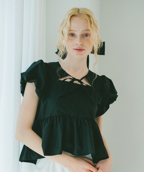 idem(イデム)の「puff sleeve muse blouse / パフスリデザインブラウス(シャツ/ブラウス・レディース・ブラック/ホワイト・FREE)」の21枚目の写真
