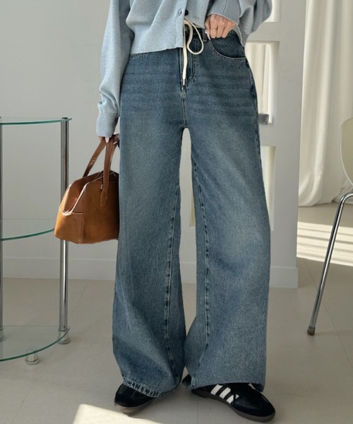 TREOVER(トレオーバー)の「こなれ感を演出するヴィンテージワイドデニムパンツ(デニムパンツ・レディース・ブルー/ブラック/ライトブルー・MEDIUM/LARGE/LL)」の1枚目の写真