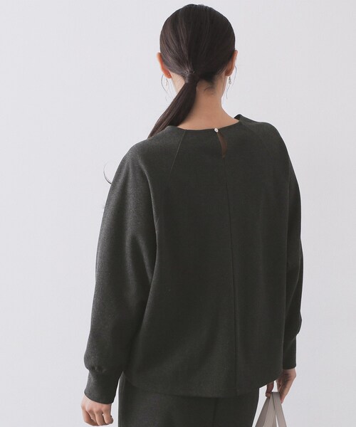 OPAQUE.CLIP(オペークドットクリップ)の「フォルムデザイントップス/セットアップ対応【洗濯機OK】(Tシャツ/カットソー・レディース・チャコールグレー/グレー・40/38)」の7枚目の写真