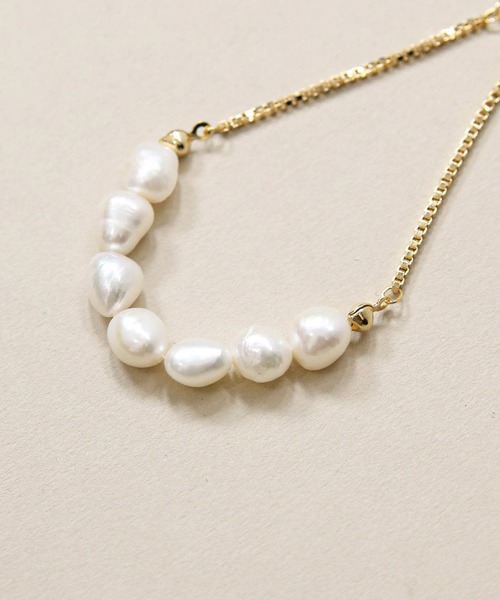 Gready Brilliant(グレディブリリアン)の「淡水パールブレスレット(ブレスレット・レディース・ゴールド・FREE)」の3枚目の写真