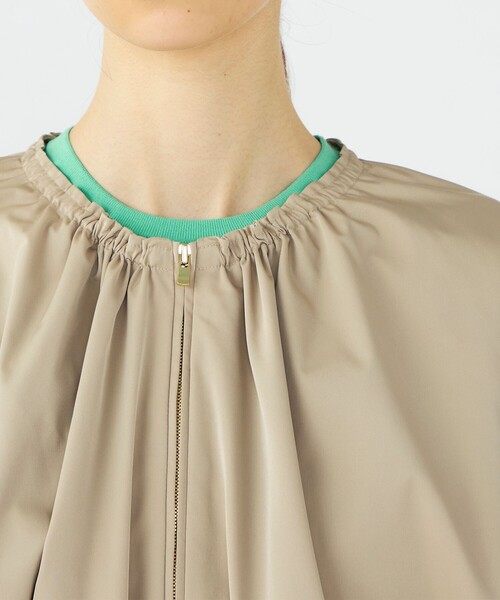 BALLSEY（ボールジィ）の「ライトパウダリータフタ ギャザーブルゾン（ブルゾン・レディース・ネイビー/ベージュ・36）」の9枚目の写真