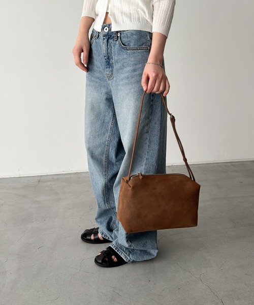 CANAL JEAN(キャナルジーン)の「diggity スウェードボックスショルダーバッグ(ショルダーバッグ・レディース・ブラウン・ONE SIZE)」の3枚目の写真