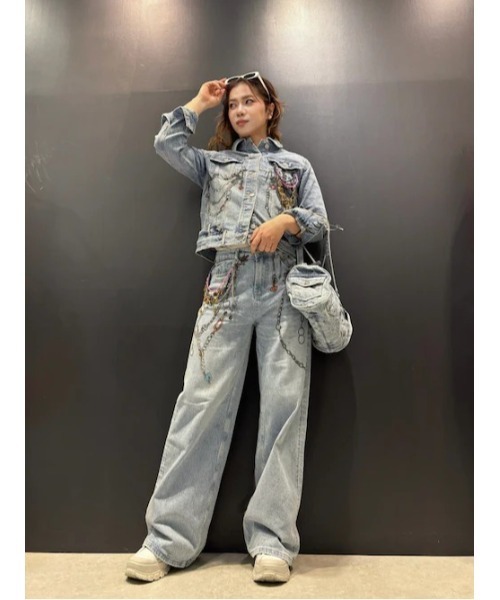 Desigual（デシグアル）の「チェーン柄プリント チャーム付きデニムジャケット（デニムジャケット・レディース・ブルー・XL/L/M/S/XS）」の6枚目の写真