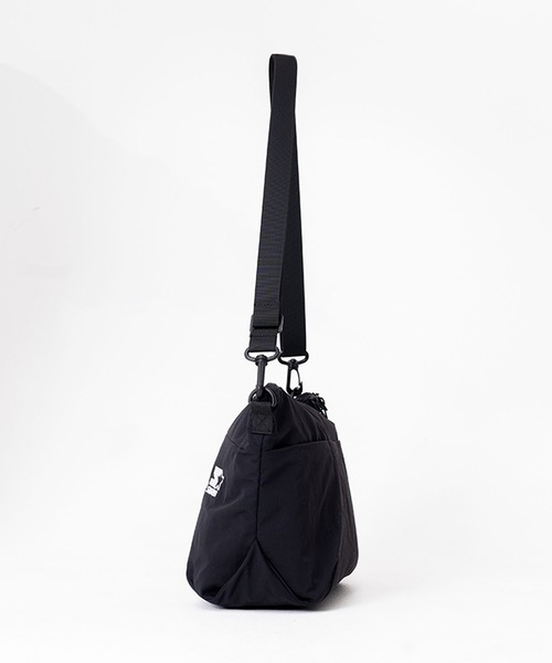 STARTER（スターター）の「【karlas別注】Starter/スターター ショルダーバッグ ナイロン 軽量 学生 お出かけ カジュアル スポーティ バッグ（ショルダーバッグ・メンズ・カーキ/ブラック・FREE）」の3枚目の写真