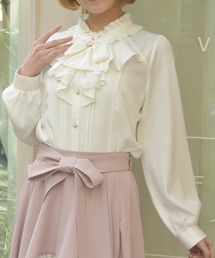 axes femme（アクシーズファム）の「リボンジャボブローチブラウス（シャツ/ブラウス）」