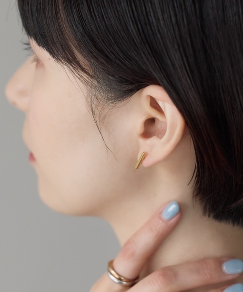 ciite' surgical stainless(シーテサージカルステンレス)の「【金属アレルギー対応】レクタングルバー ピアス(両耳用) サージカルステンレス(ピアス(両耳用)・レディース・シルバー/ゴールド・S/M/L)」の14枚目の写真
