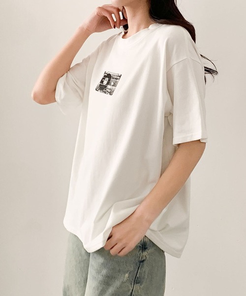 LOWO(ロワ)の「モノクロプリントオーバーサイズTシャツ(Tシャツ/カットソー・レディース・ブラウン/ホワイト/チャコールグレー・FREE)」の8枚目の写真