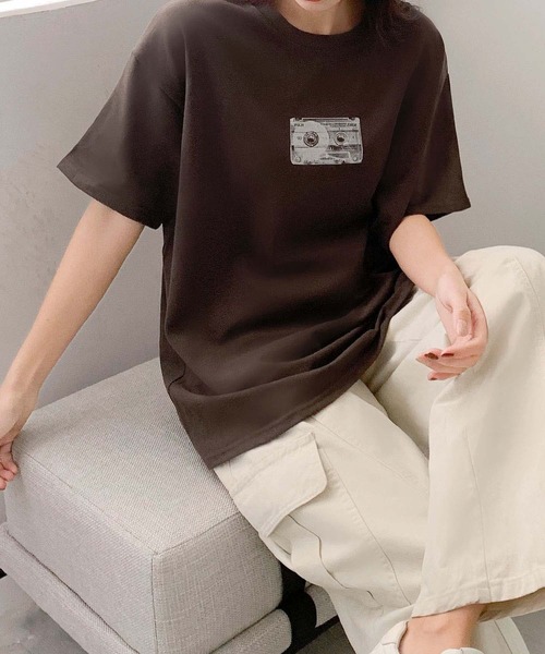 LOWO(ロワ)の「モノクロプリントオーバーサイズTシャツ(Tシャツ/カットソー・レディース・ブラウン/ホワイト/チャコールグレー・FREE)」の11枚目の写真