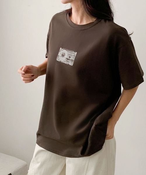 LOWO(ロワ)の「モノクロプリントオーバーサイズTシャツ(Tシャツ/カットソー・レディース・ブラウン/ホワイト/チャコールグレー・FREE)」の12枚目の写真