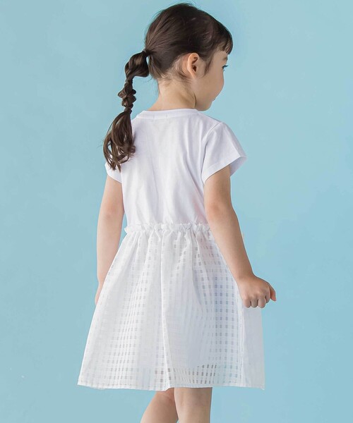 BeBe Petits Pois Vert(ベベプチポワヴェール)の「【店舗限定】天竺Tシャツ+ギンガムチェックドッキングワンピース(ワンピース・キッズ・ネイビー/ホワイト・150cm/110cm/120cm/100cm/140cm/130cm)」の18枚目の写真