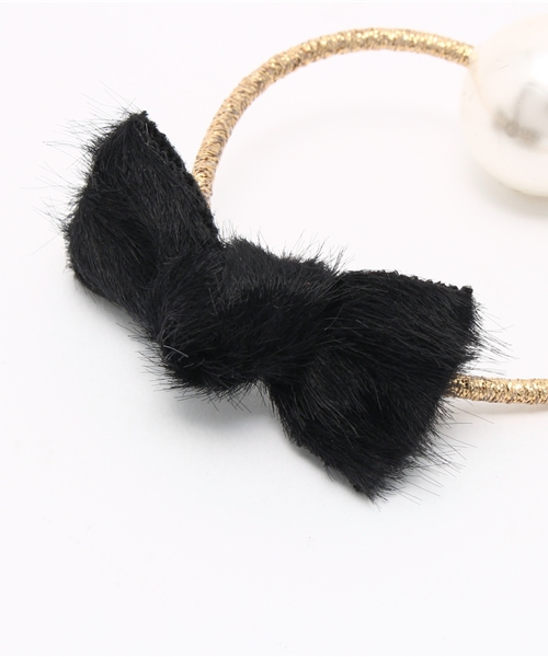 PLAIN CLOTHING（プレーンクロージング）の「パールファーリボンヘアゴム【PLAIN CLOTHING】（ヘアゴム・レディース・ブラウン/ボルドー/アイボリー/ブラック・FREE）」の5枚目の写真