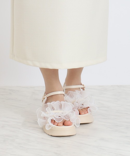 ASTORIA ODIER（アストリアオディール）の「シアークロスフリル厚底サンダル（サンダル・レディース・アイボリー/ブラック/チャコールグレー・SMALL/MEDIUM/LARGE）」の5枚目の写真