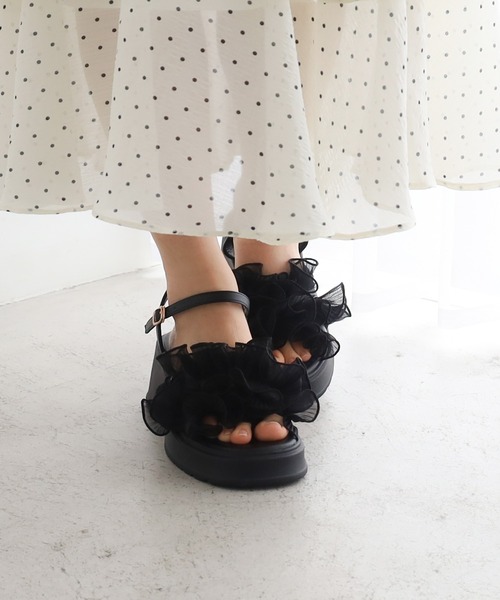 ASTORIA ODIER（アストリアオディール）の「シアークロスフリル厚底サンダル（サンダル・レディース・アイボリー/ブラック/チャコールグレー・SMALL/MEDIUM/LARGE）」の8枚目の写真