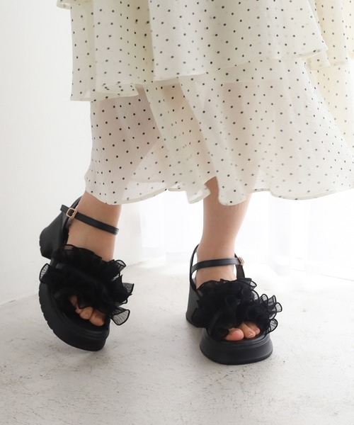 ASTORIA ODIER（アストリアオディール）の「シアークロスフリル厚底サンダル（サンダル・レディース・アイボリー/ブラック/チャコールグレー・SMALL/MEDIUM/LARGE）」の9枚目の写真