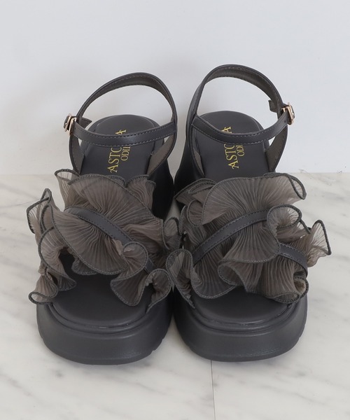 ASTORIA ODIER（アストリアオディール）の「シアークロスフリル厚底サンダル（サンダル・レディース・アイボリー/ブラック/チャコールグレー・SMALL/MEDIUM/LARGE）」の15枚目の写真