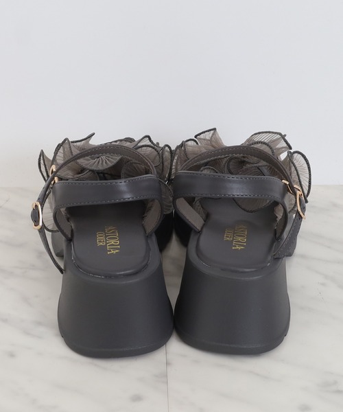 ASTORIA ODIER（アストリアオディール）の「シアークロスフリル厚底サンダル（サンダル・レディース・アイボリー/ブラック/チャコールグレー・SMALL/MEDIUM/LARGE）」の17枚目の写真