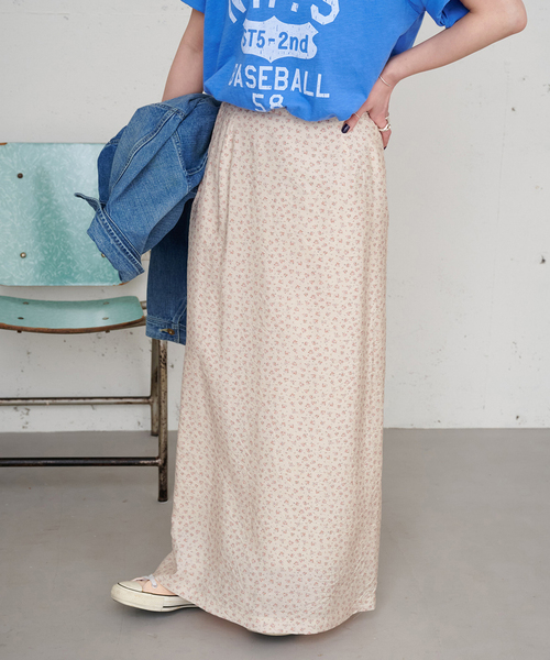 B.C STOCK（ベーセーストック）の「【ZOZO限定】手洗い可 / フラワープリントスカート（スカート・レディース・ブルー系その他/ブラウン/アイボリー/ブラック・FREE）」の2枚目の写真