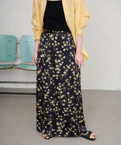 B.C STOCK（ベーセーストック）の「【ZOZO限定】手洗い可 / フラワープリントスカート（スカート・レディース・ブルー系その他/ブラウン/アイボリー/ブラック・FREE）」の3枚目の写真