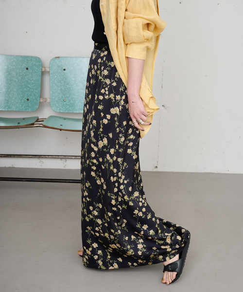 B.C STOCK（ベーセーストック）の「【ZOZO限定】手洗い可 / フラワープリントスカート（スカート・レディース・ブルー系その他/ブラウン/アイボリー/ブラック・FREE）」の12枚目の写真