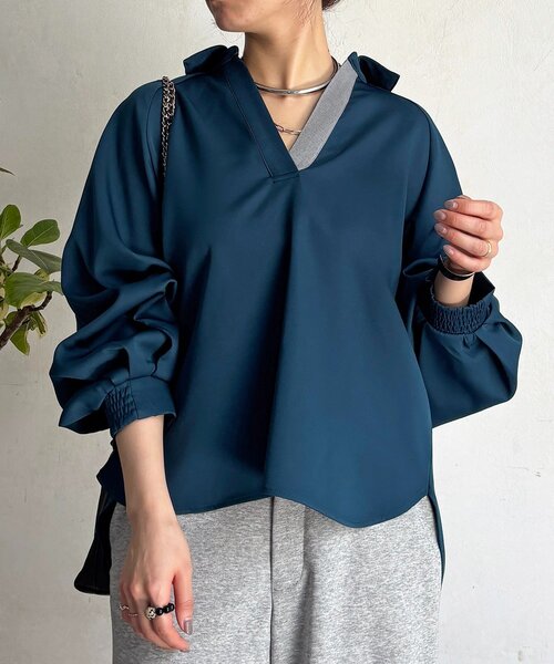 un dix cors(アンディコール)の「パウダーストレッチブラウス(シャツ/ブラウス・レディース・オフホワイト/チャコールグレー/グレー/ネイビー・FREE)」の4枚目の写真