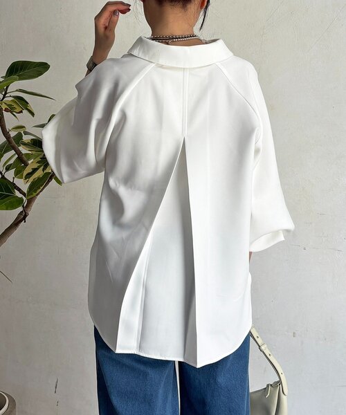 un dix cors(アンディコール)の「パウダーストレッチブラウス(シャツ/ブラウス・レディース・オフホワイト/チャコールグレー/グレー/ネイビー・FREE)」の8枚目の写真