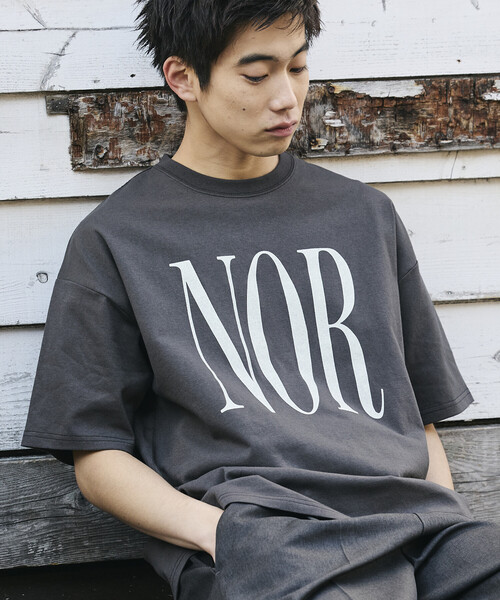 FREAK'S STORE(フリークスストア)の「限定展開 ビッグシルエット プリント クルーネック Tシャツ / NOR(Tシャツ/カットソー・メンズ・ネイビー/スミクロ/ホワイト/ブラウン・SMALL/MEDIUM/LARGE)」の2枚目の写真