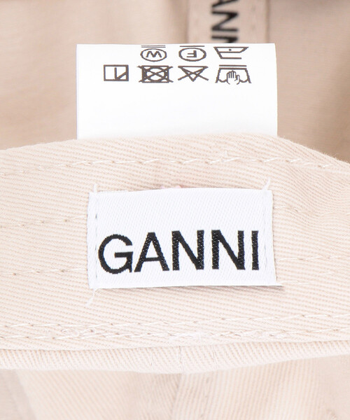 GANNI（ガニー）の「GANNI/ガニー Washed Cotton Canvas Cap / A6901 / ベースボール ロゴ キャップ（キャップ・レディース・オフホワイト・ONE SIZE）」の9枚目の写真