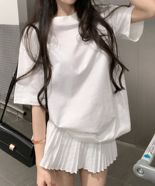 lilful(リルフル)の「【26年春夏新作】星型ラメデザイン オーバーサイズ 半袖Tシャツ(Tシャツ/カットソー・レディース・ホワイト/ブラック・F)」の3枚目の写真