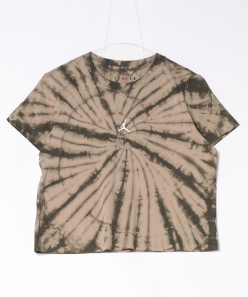 JORDAN BRAND(ジョーダンブランド)の「JORDAN BRAND W J BRK SHGF GFX TEE AOP ショートスリーブ IR0775 247KHAKI/PALIVR(Tシャツ/カットソー・レディース・カーキ・X-SMALL/SMALL/MEDIUM/LARGE/X-LARGE)」の1枚目の写真