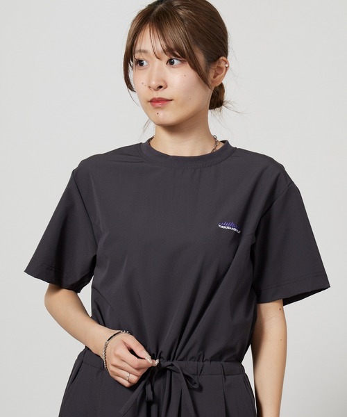 THOUSAND MILE(サウザンドマイル)の「THOUSAND MILE/サウザンドマイル SHORT SLEEVE ALL IN ONE ロゴ刺繍 ショートスリーブオールインワン 2026年 夏 夏服(つなぎ/オールインワン・レディース・ブラック/チャコール・FREE)」の13枚目の写真