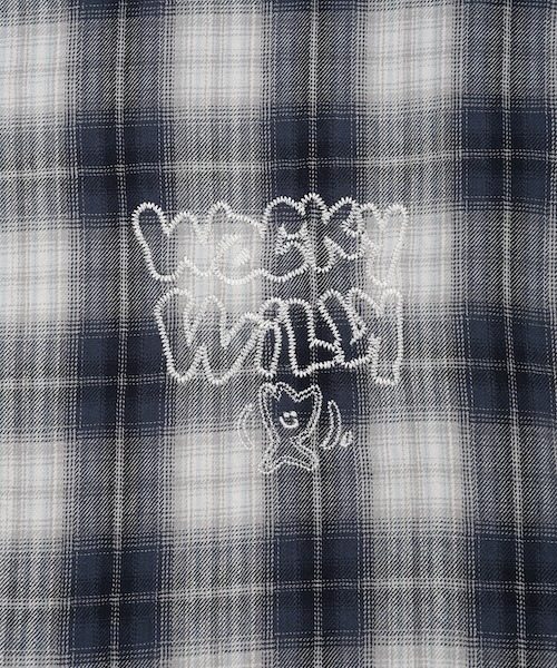 Wacky WiLLy（ワッキーウィリー）の「EMBROIDERED GRAPHIC CHECK LONG SLEEVE SHIRT（シャツ/ブラウス・メンズ・ネイビー/ピンク・SMALL/MEDIUM/LARGE）」の17枚目の写真