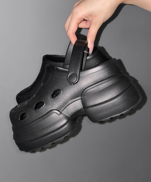 me+em select(ミームセレクト)の「厚底クロッグサンダル / Platform clog sandals(サンダル・レディース・ブラック/アイボリー・LARGE/MEDIUM/SMALL)」の6枚目の写真