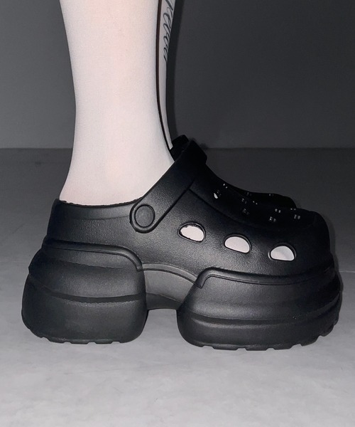 me+em select(ミームセレクト)の「厚底クロッグサンダル / Platform clog sandals(サンダル・レディース・ブラック/アイボリー・LARGE/MEDIUM/SMALL)」の21枚目の写真