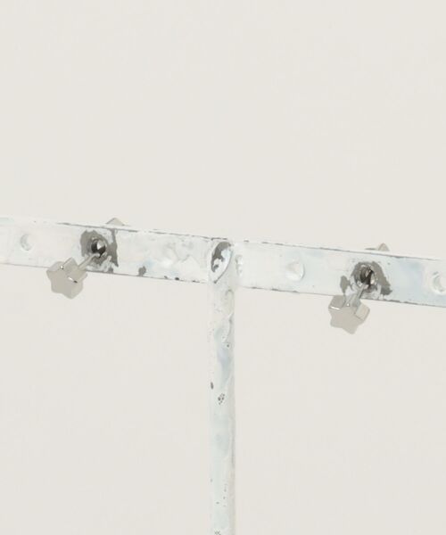 almo(アルモ)の「【456820】Y2Kシルバースターピアス(RO)(ピアス(両耳用)・レディース・シルバー・MEDIUM/SMALL)」の6枚目の写真