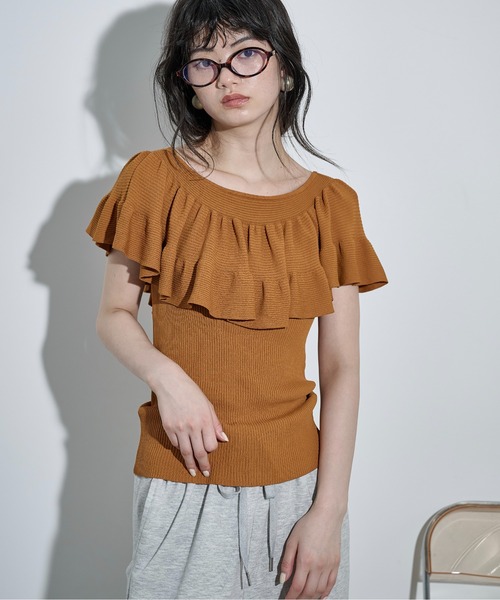 THE YOn(ザヨン)の「ラッフルデザインリブニットノースリ(ニット/セーター・レディース・オレンジ/グレイッシュベージュ/ブラック/アイボリー・FREE)」の10枚目の写真