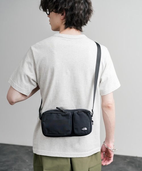 THE NORTH FACE(ザノースフェイス)の「THE NORTH FACE URBAN 2POCKET CROSS BAG 2ポケットクロスバッグ(ショルダーバッグ・メンズ・ライトベージュ/ブラック・FREE)」の7枚目の写真