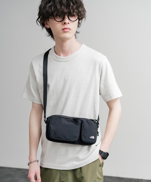 THE NORTH FACE(ザノースフェイス)の「THE NORTH FACE URBAN 2POCKET CROSS BAG 2ポケットクロスバッグ(ショルダーバッグ・メンズ・ライトベージュ/ブラック・FREE)」の8枚目の写真