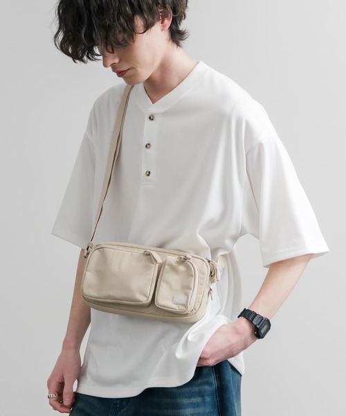THE NORTH FACE(ザノースフェイス)の「THE NORTH FACE URBAN 2POCKET CROSS BAG 2ポケットクロスバッグ(ショルダーバッグ・メンズ・ライトベージュ/ブラック・FREE)」の9枚目の写真