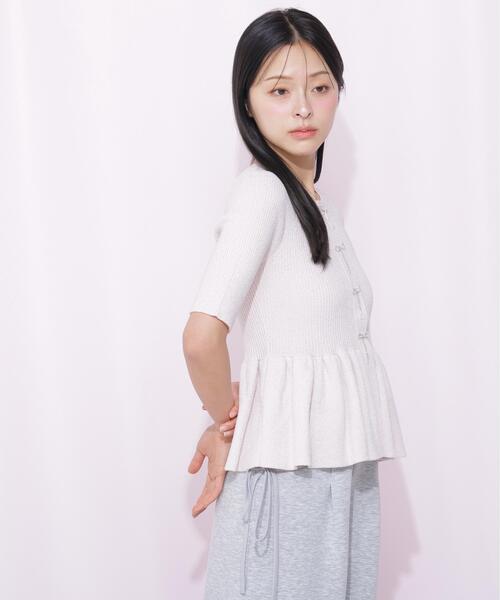 JILL by JILL STUART（ジルバイジルスチュアート）の「ラメモールペプラムニット半袖（ニット/セーター・レディース・ピンク/グレー/ブルー/ホワイト・FREE）」の8枚目の写真