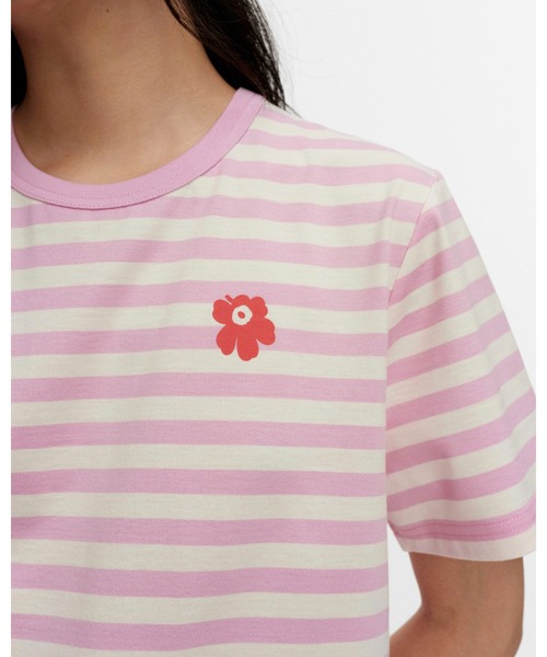 marimekko（マリメッコ）の「【kioski】 Tasaraita Unikko / t-shirt（Tシャツ/カットソー・レディース・ライトピンク・X-SMALL/LARGE/MEDIUM/SMALL）」の4枚目の写真