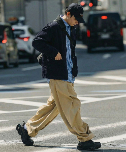 ARTISTWEAR（アーティストウェア）の「[2COLORS] ツートンカラーコーデュロイワークジャケット（デニムジャケット・レディース・ネイビー/ブラウン・MEDIUM/LARGE/X-LARGE）」の6枚目の写真