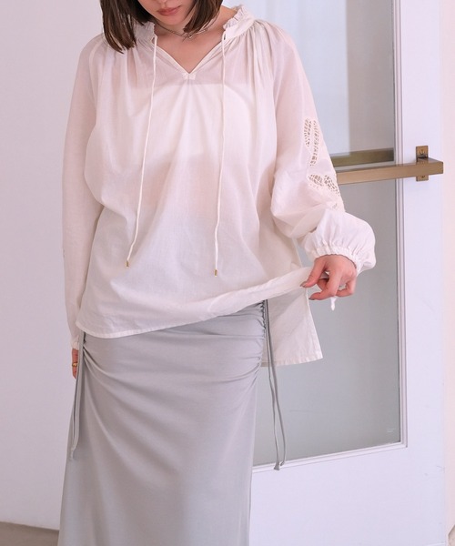 AKTE(アクテ)の「≪SPECIAL PRICE≫エンブロイダリースキッパーブラウス(シャツ/ブラウス・レディース・ブラック/ホワイト・FREE)」の9枚目の写真