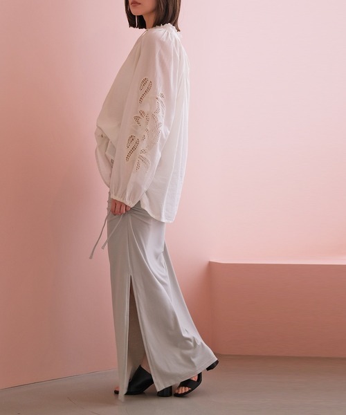 AKTE(アクテ)の「≪SPECIAL PRICE≫エンブロイダリースキッパーブラウス(シャツ/ブラウス・レディース・ブラック/ホワイト・FREE)」の8枚目の写真
